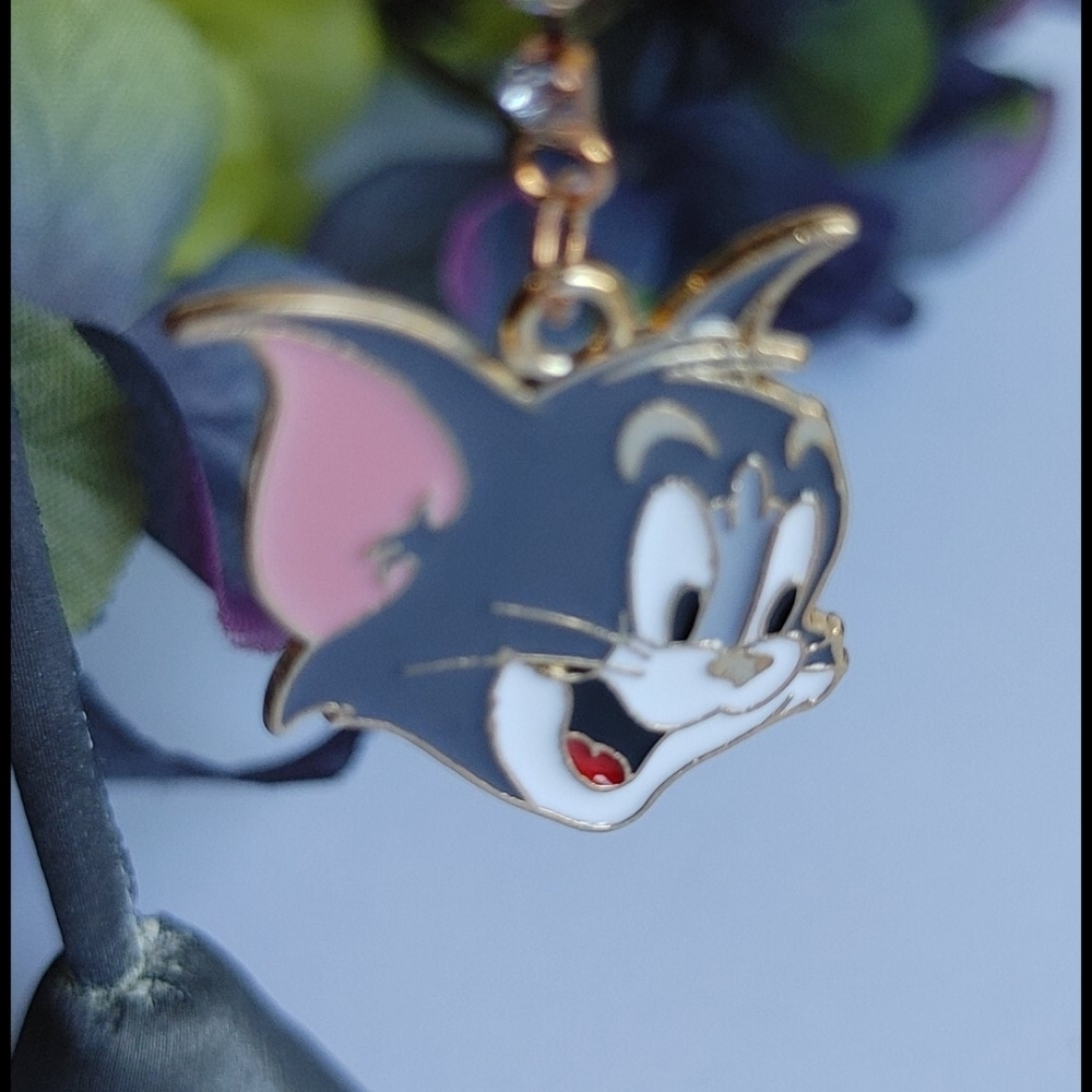 Tom and Jerry Cat Dangle Earrings - Picture 2 of 5